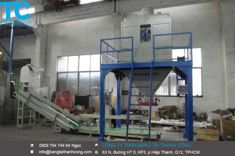 Máy cân đóng bao xi măng tự động